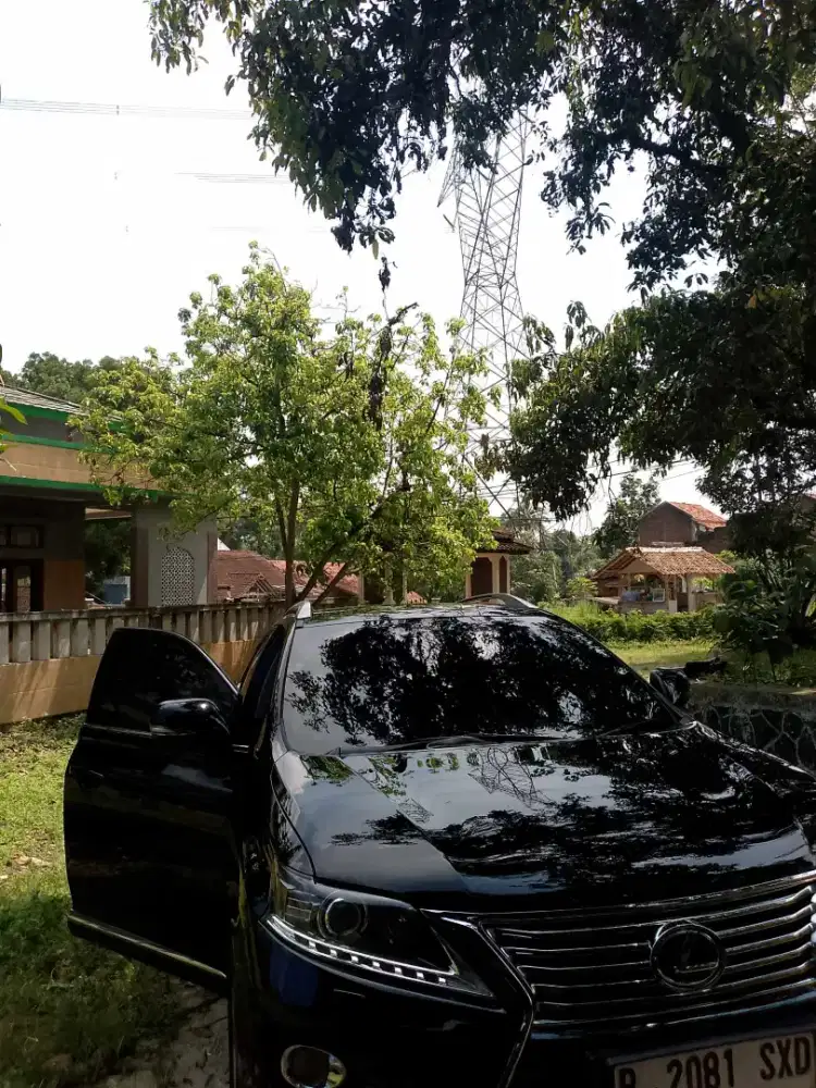 Kaca film mobil dan gedung panggilan