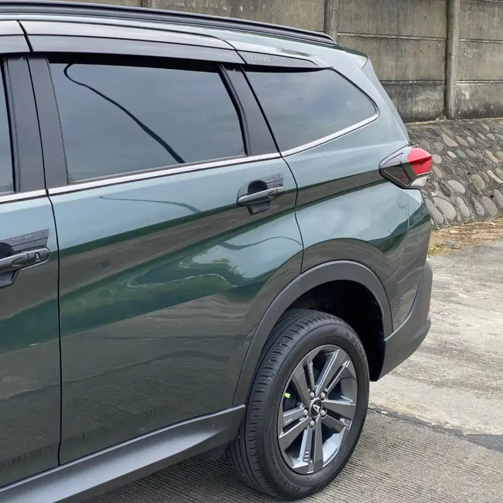 Terios 1.5 R Bensin MT 2024 [Km 11 ribu]
