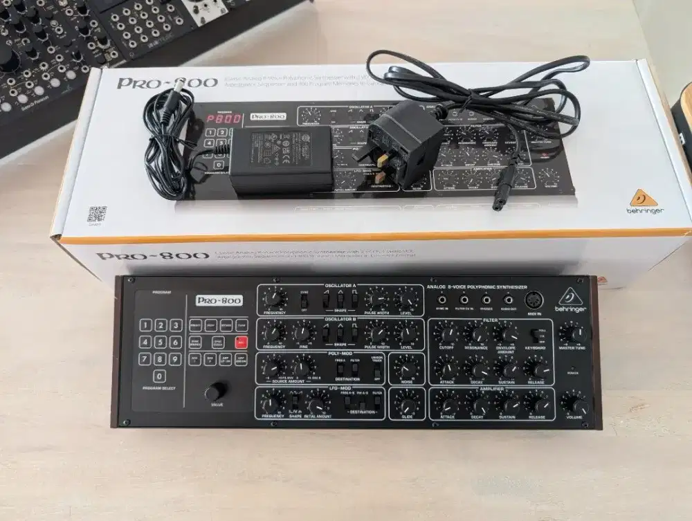 Behringer Pro-800 Analog Polyphonic Polifonik