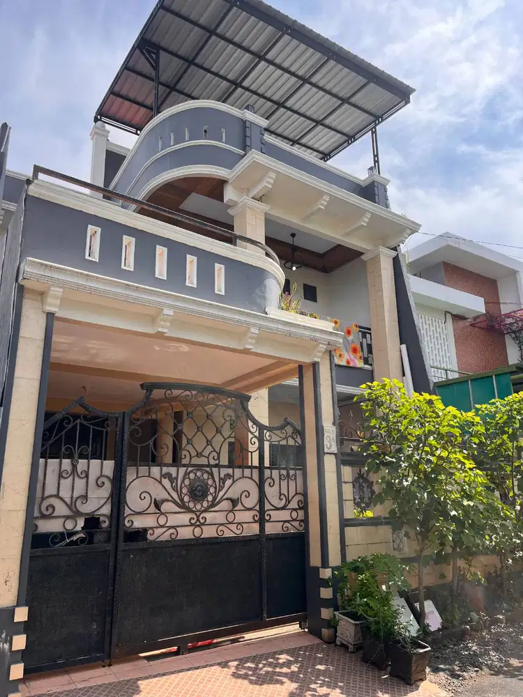 Dijual rumah 3 Lt Bonus tanah 180m2