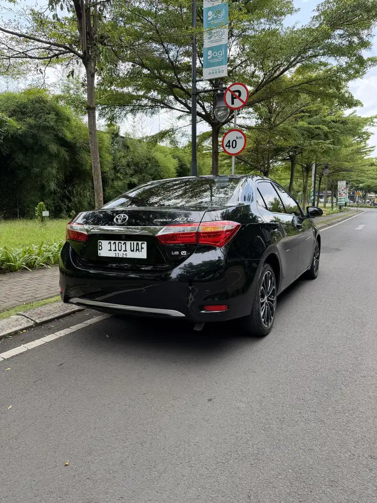 Toyota Altis V AT 2014 Matic terawat mulus