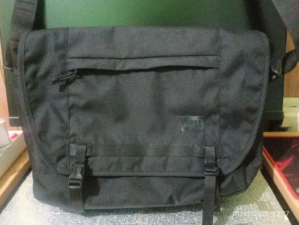 Eiger Derail Messanger Laptop Shoulder Bag