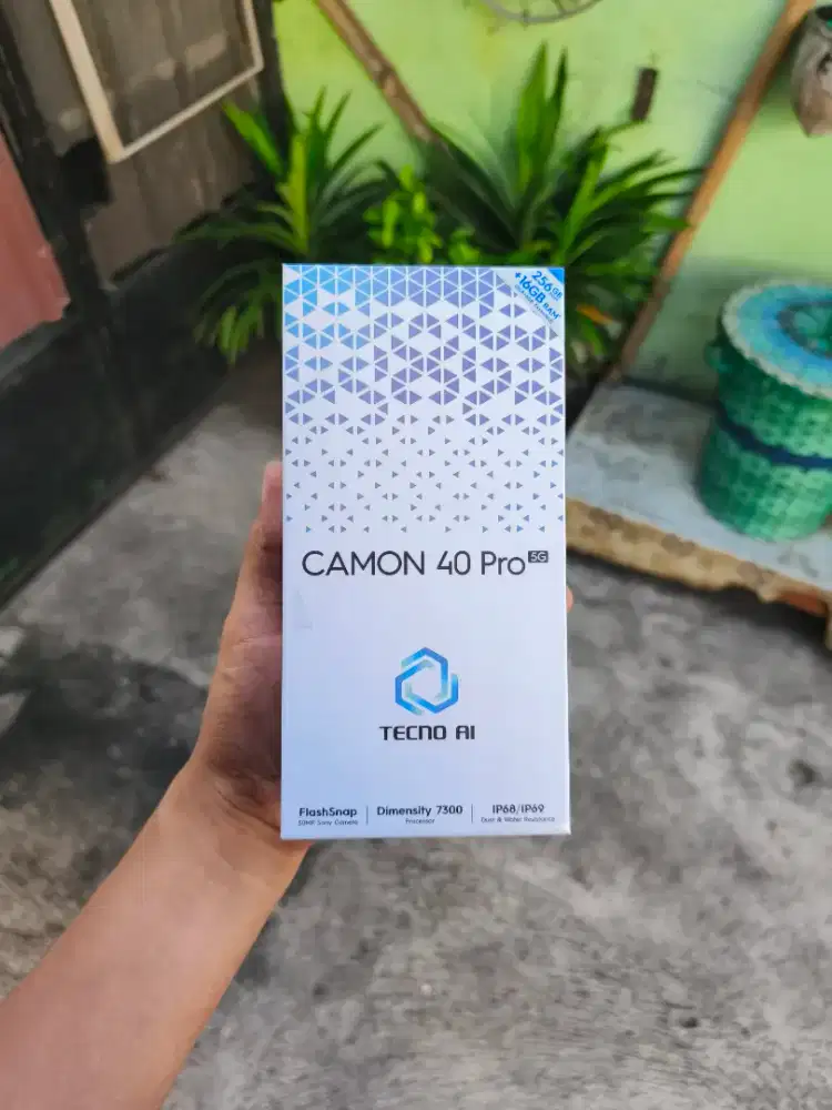 Tecno Camon 40 Pro 5G 8/256 Baru