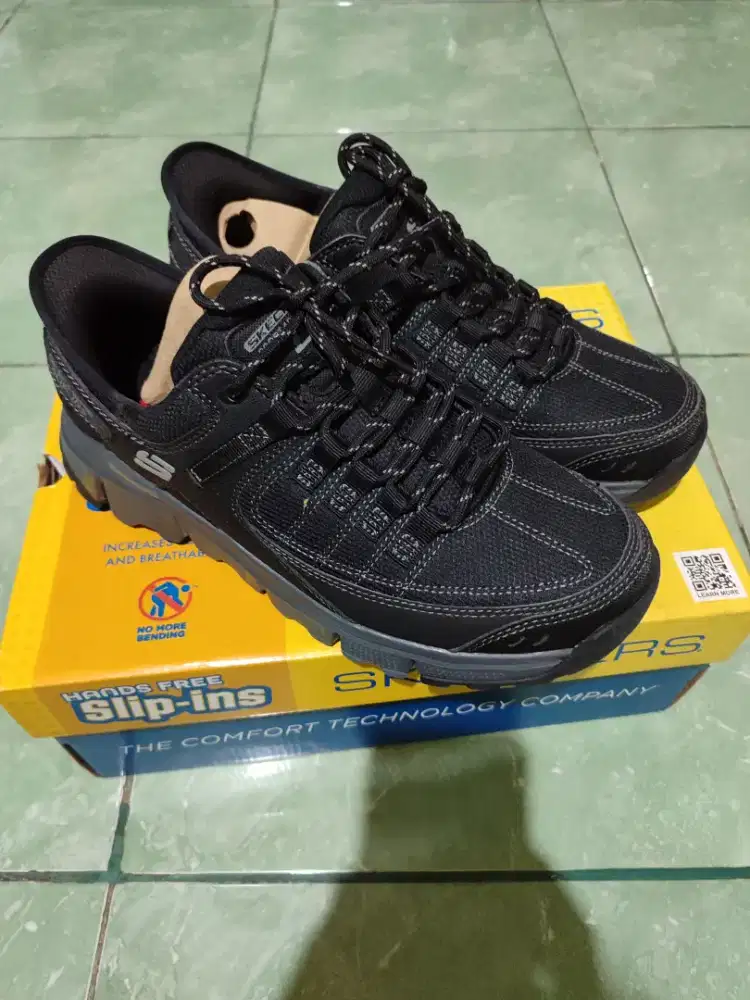 Skechers Slip Ins Black