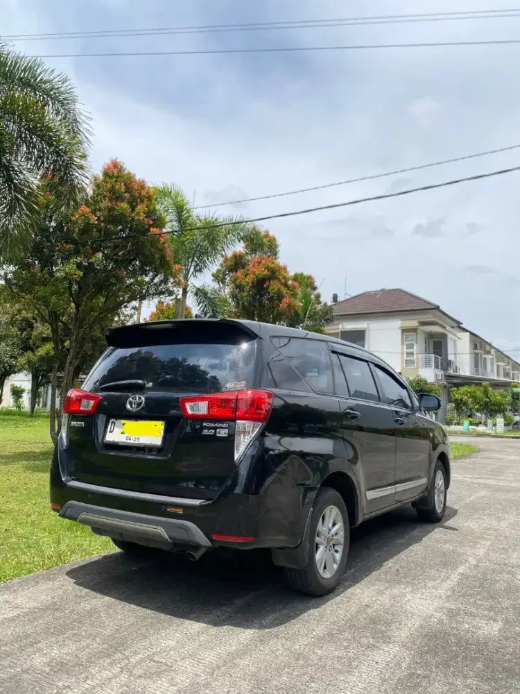 Toyota Innova G MT BLACK Pakaian Dokter di Bandung