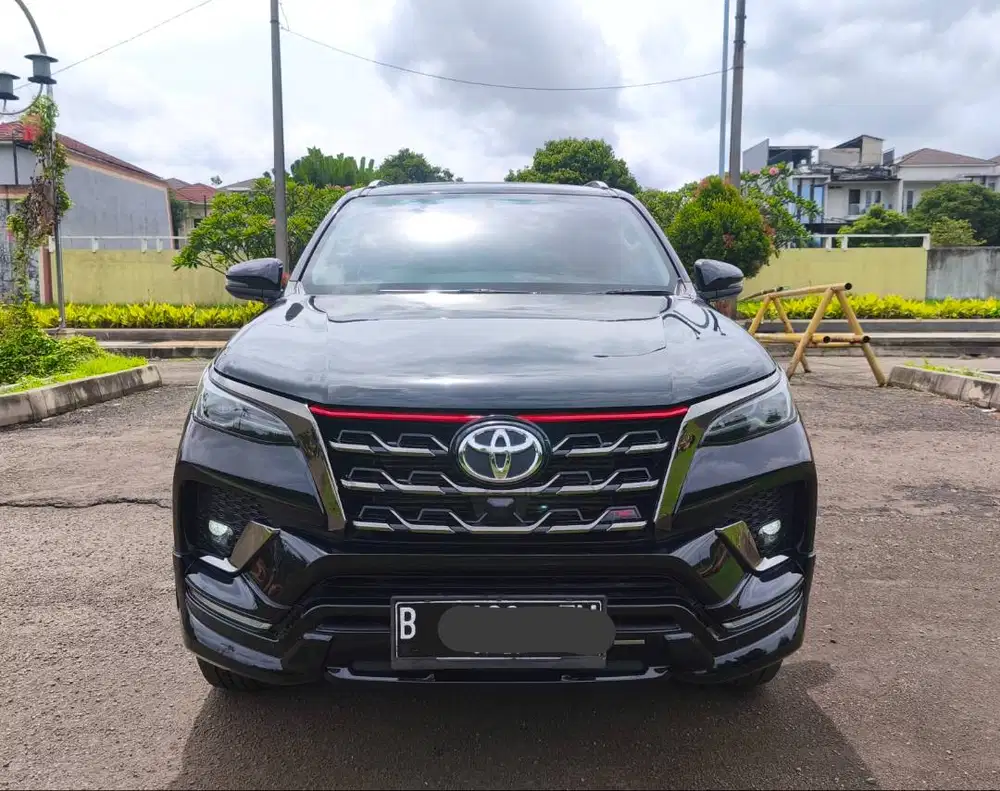 KM 50rb Toyota Fortuner TRD Sportvo Last Edition 2021 Hitam Diesel AT