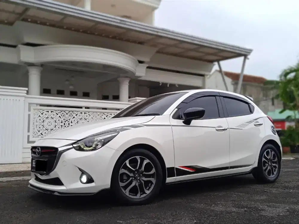 MAZDA 2 R Limited AUTOMATIC 2015/2014