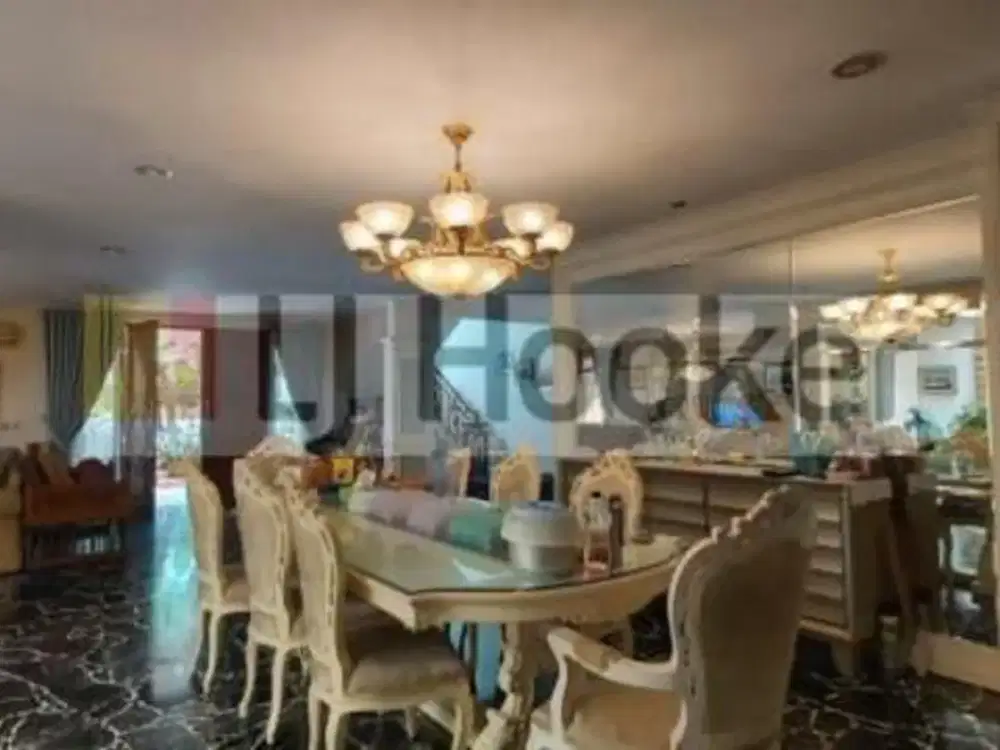 Rumah Kondisi Bagus, Furnished, Full AC