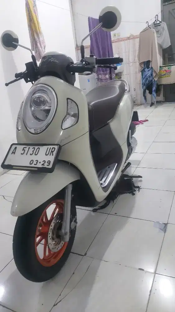Dijual Honda scoopy tipe tertinggi prestige 2024 km rendah