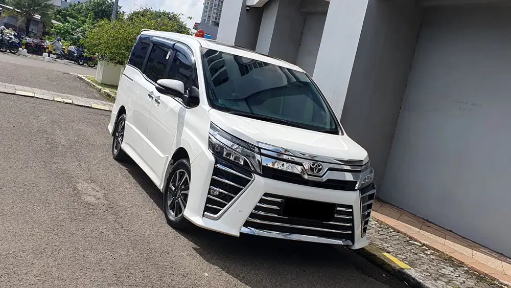[ GARANSI 5TH ] Toyota Voxy 2.0 AT Putih Metalik NIK 2021/2022