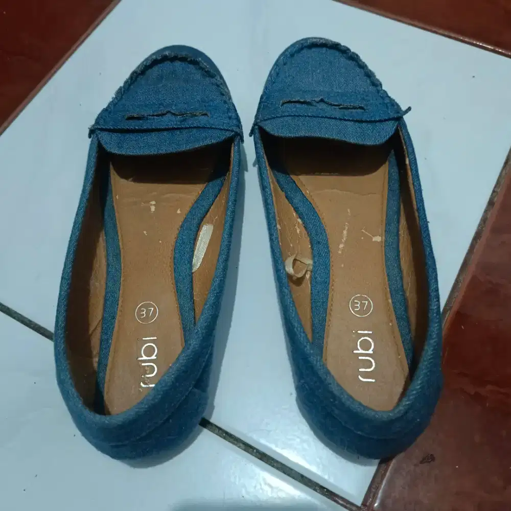 Sepatu wanita size 37