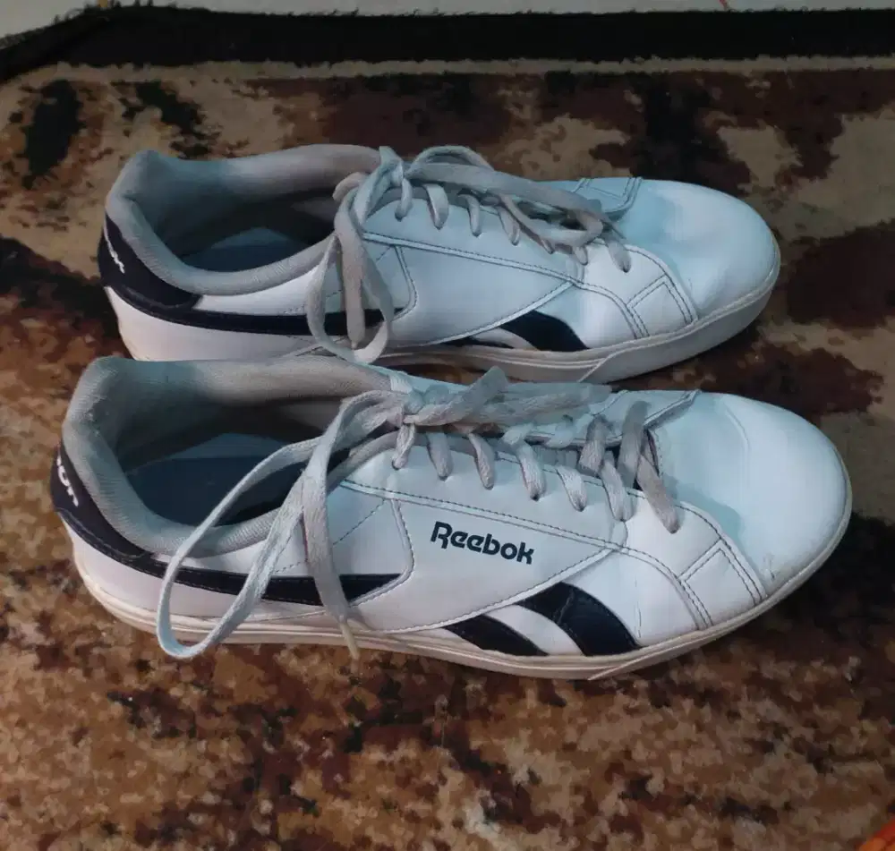 Sepatu Reebok putih