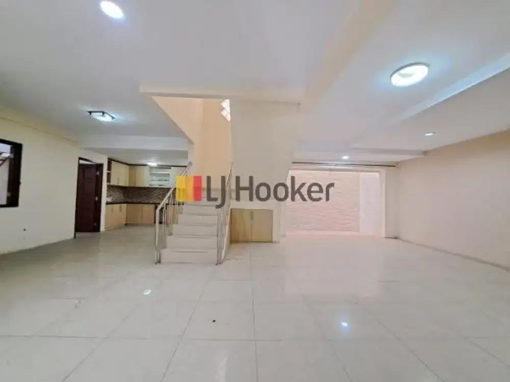 Rumah dekat sekolah Penabur dan JTS, Janur Elok Kelapa Gading Ukuran 11x17 m2