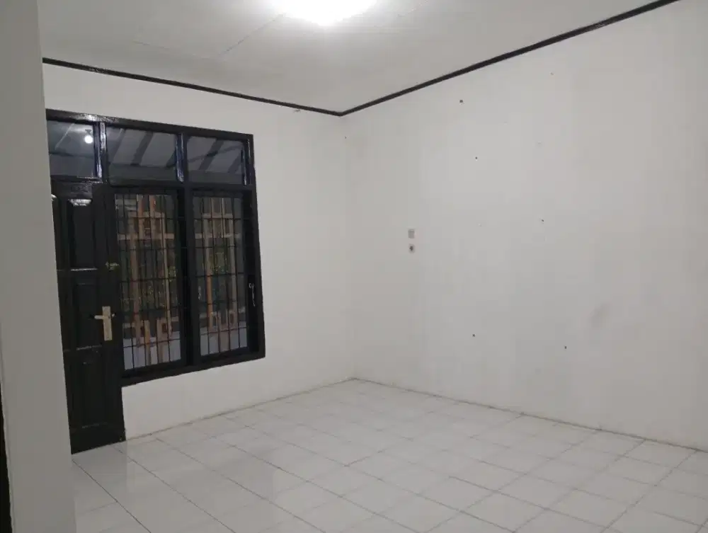 Dicari pembantu rumah tangga/Art yg tinggal