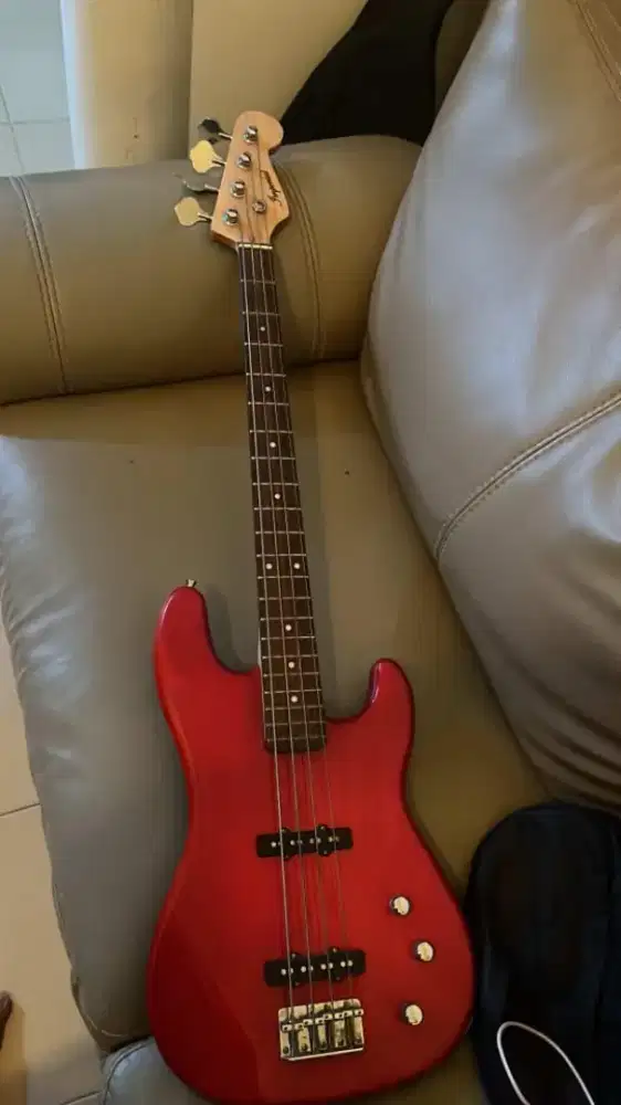 DIJUAL CEPAT LAGI BU GITAR BASS IMPERIAL