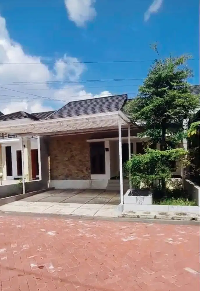 Rumah Apik, Strategis, Siap Huni!