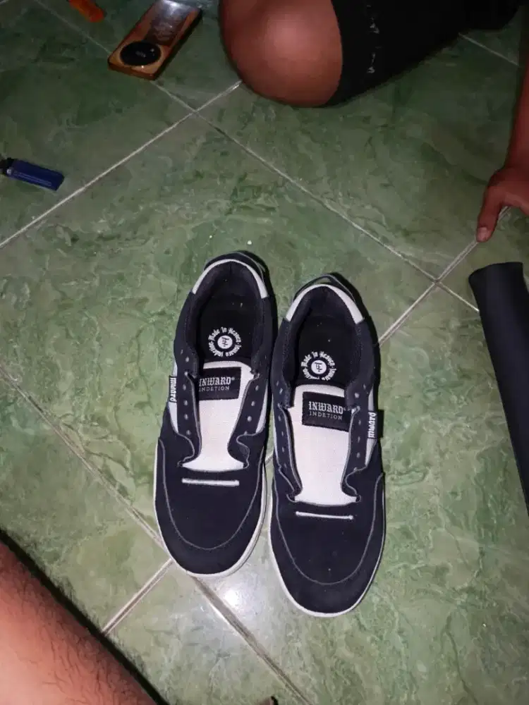 sepatu lokal inward