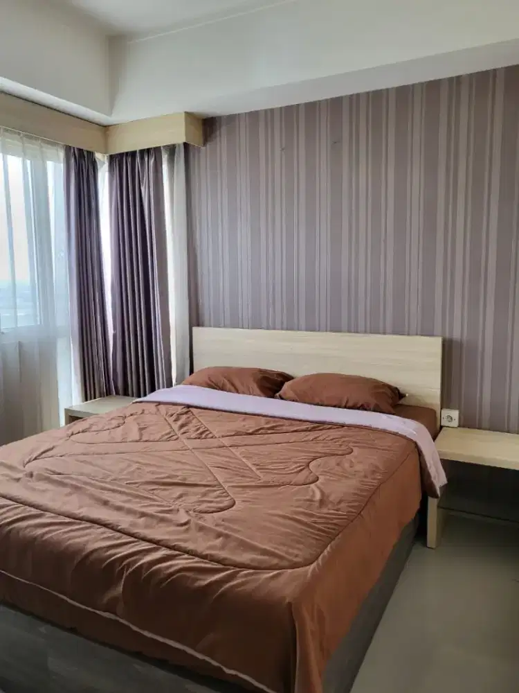 Apartemen dua kamar luas dg perabot lengkap sewa bulanan aman cikarang