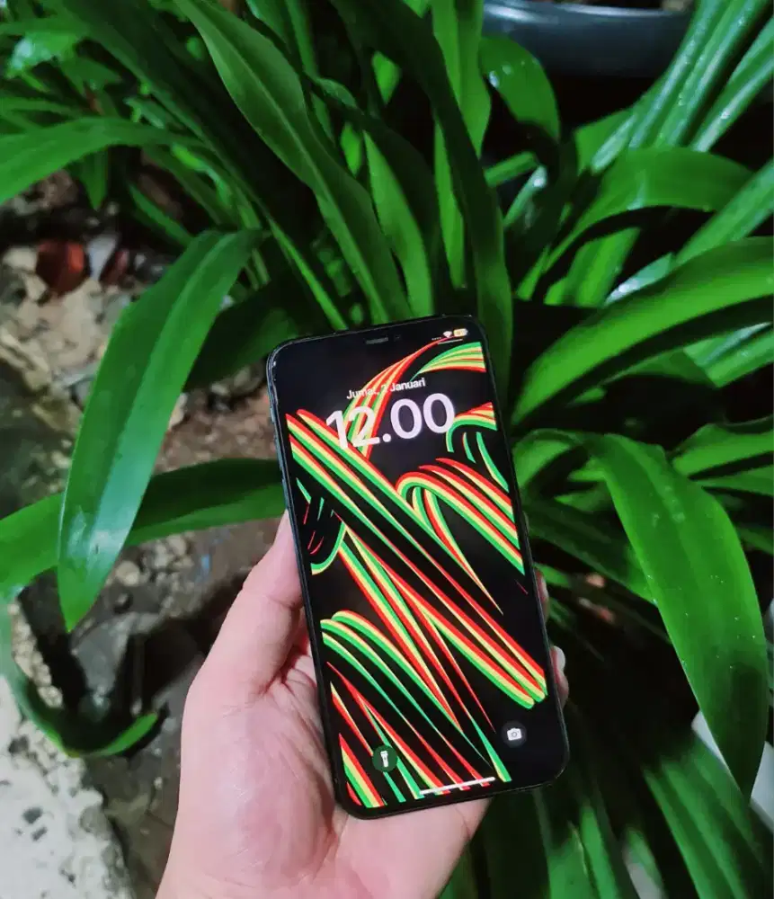 Iphone 11 Pro Max Metalik Green resmi