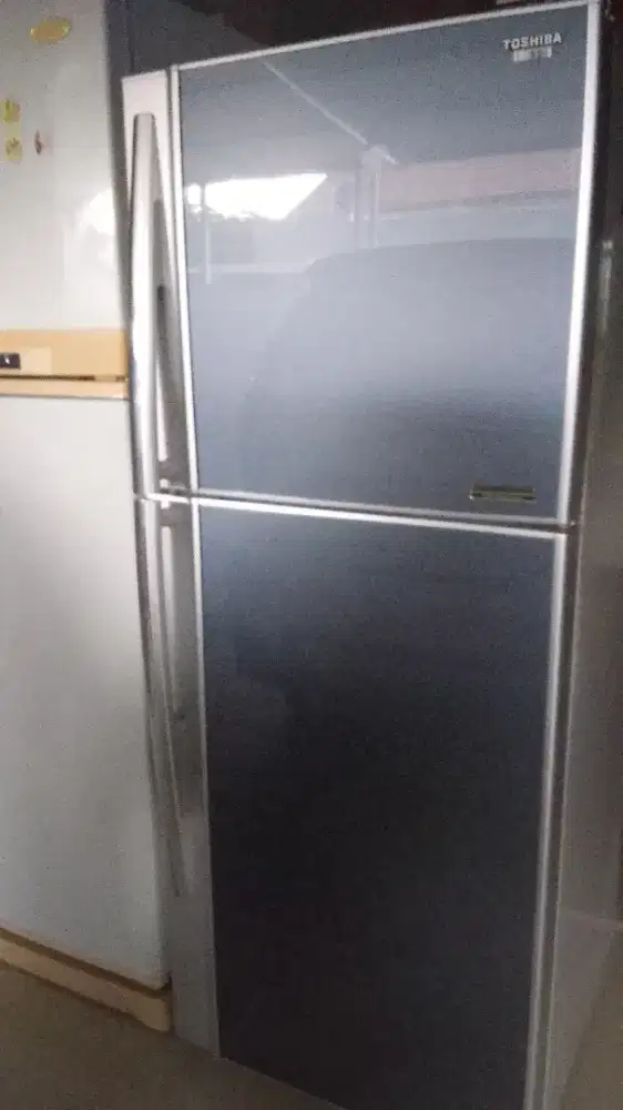 Kulkas TOSIBA  jumbo