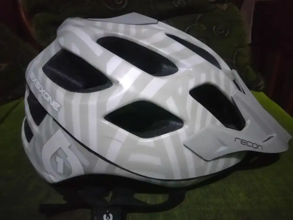 Helm sepeda six six one recon