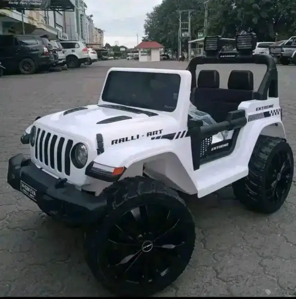 Promo Mobil Aki Jeep Rally anak sudah ban karet, btrei 12v, bergaransi