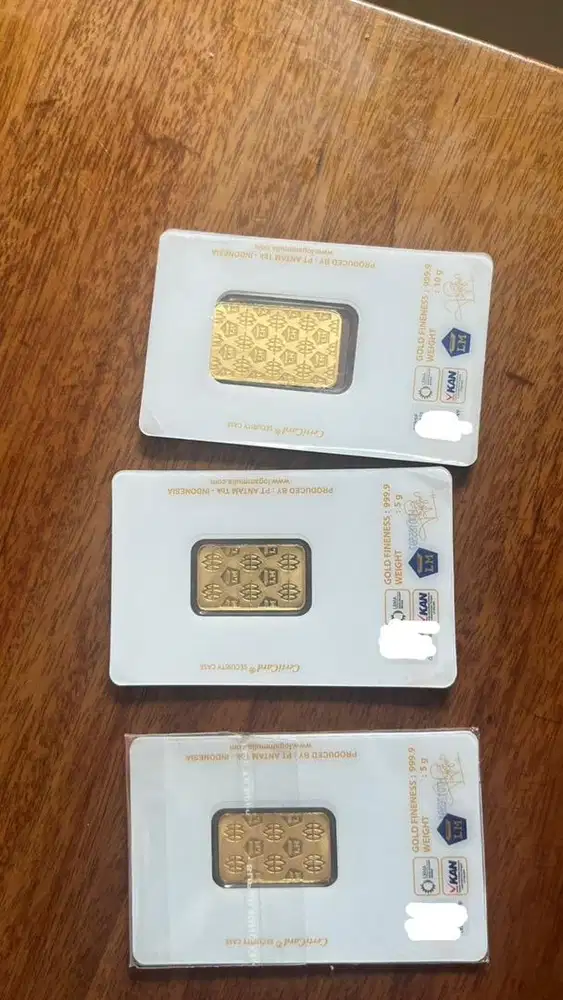 EMAS ANTAM 5 GRAM DAN 10 GRAM