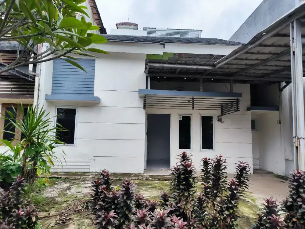 Siap Huni Nyaman 3 KT 2 KM Depan Taman di GDC dekat Alun-Alun Depok