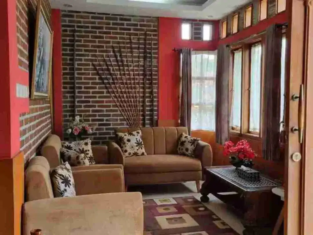 Rumah bagus terawat semi furnish di Antapani