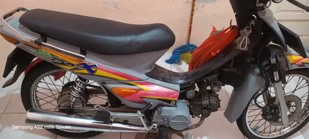 Honda supra lama tahun 2000 abu2 hitam