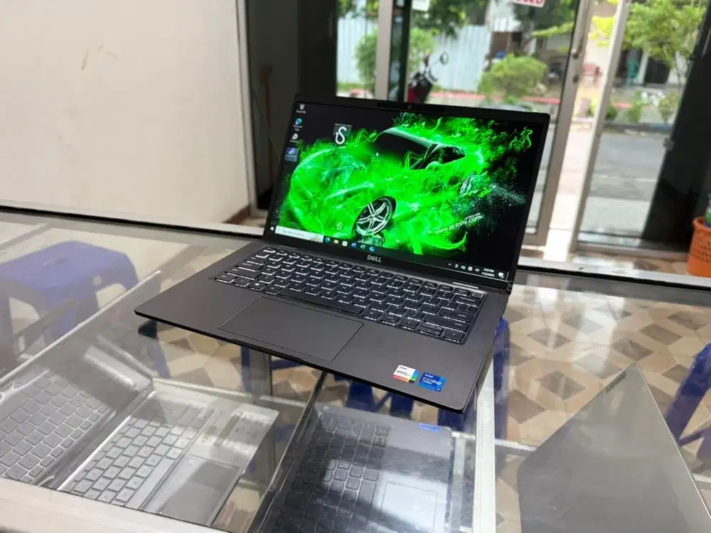 CORE I7gen11 LAYAR SENTUH RAM 16 GB SSD 256 GB