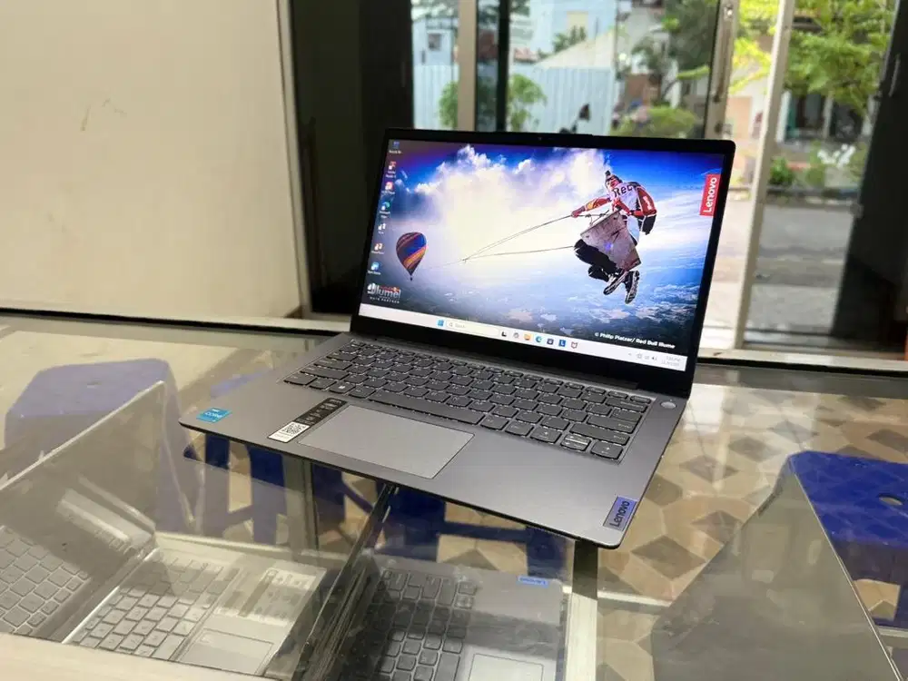 LAPTOP LENOVO CORE I3gen12 SSD 512 GB RAM 8 GB
