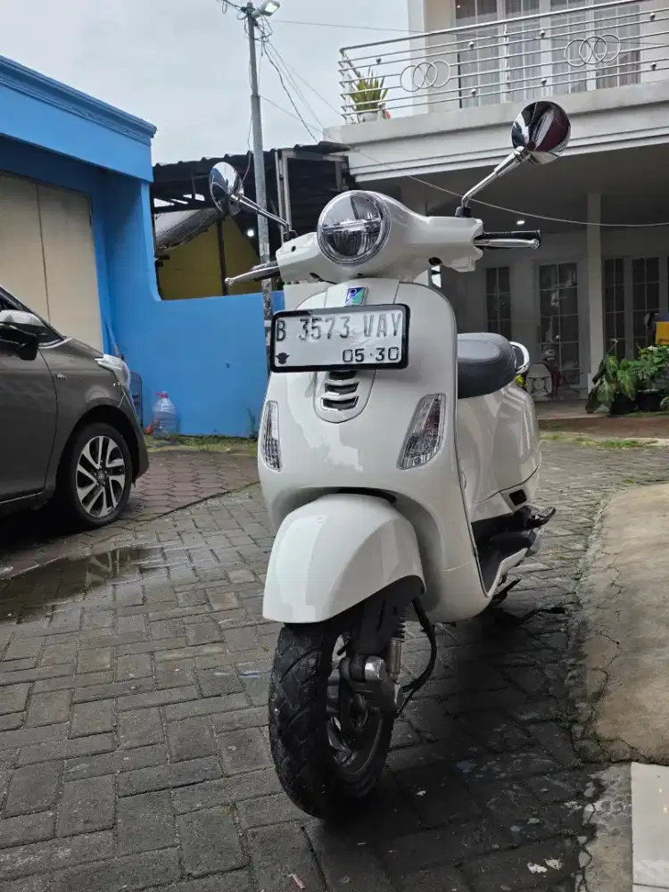 VESPA LX 125 CC 2025 PUTIH