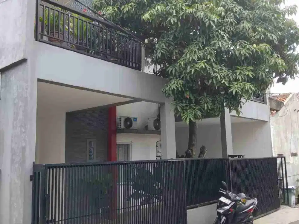 RUMAH 2 LANTAI DI PEKAYON BEKASI