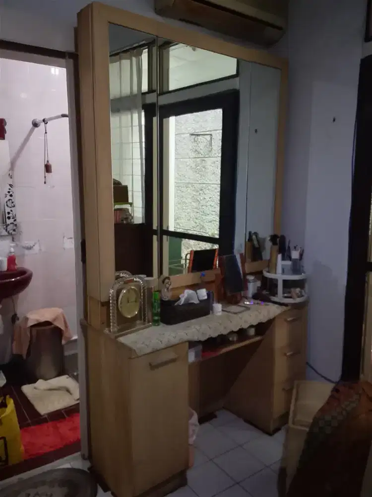 Dijual cepat meja kaca rias mewah