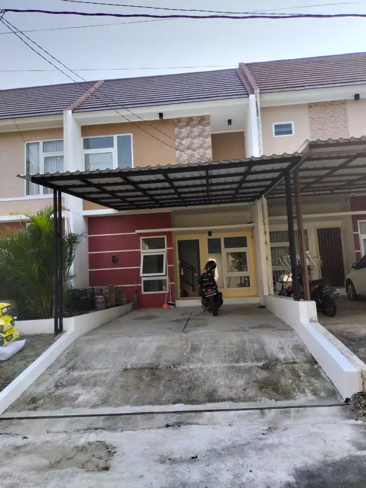 DISEWAKAN RUMAH/TAHUN DI SAWANGAN.