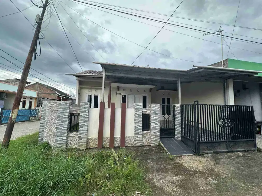 rumah hook luas 90 m2 depan tanah vasum