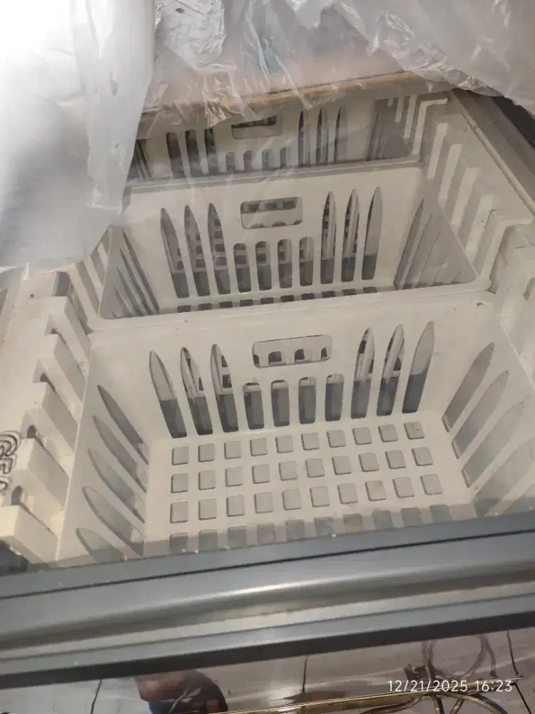 Freezer Merk GEA Flat Sleeding 500 Liter