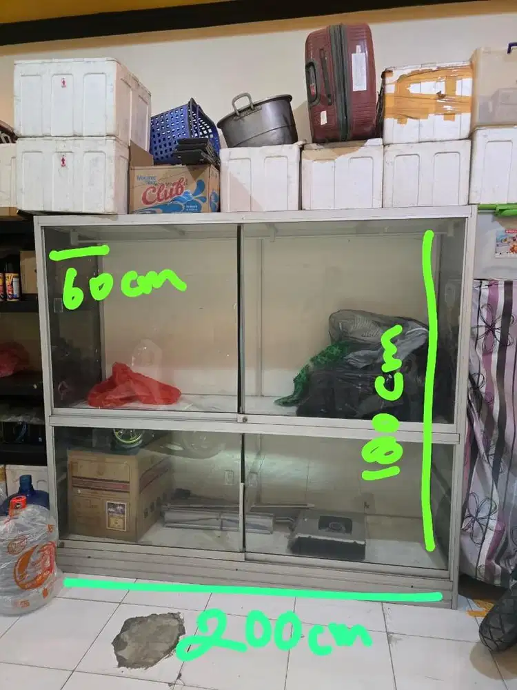 LEMARI ETALASE RAK ALUMINIUM BESI KACA