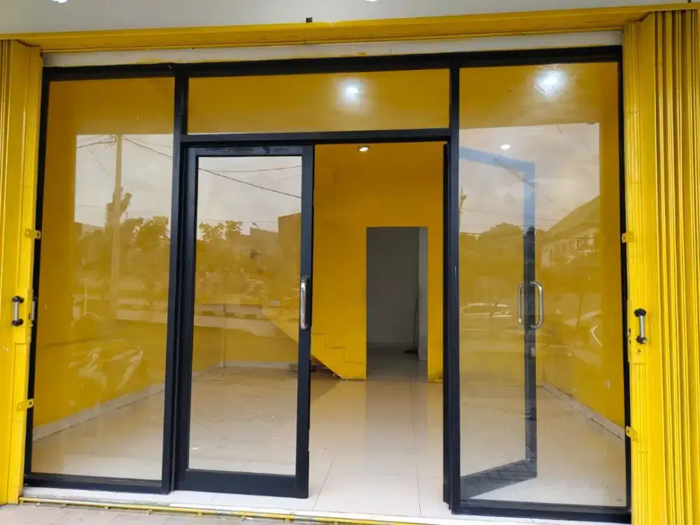 Ruko komersil strategis di pinggir jalan boulevard Grand Depok City