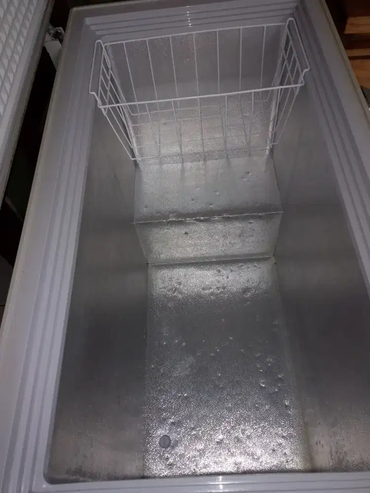 Dijual Freezer SANSIO 233F