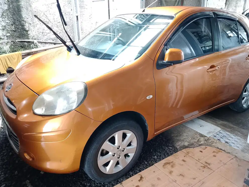Nissan March 2011 Bensin
