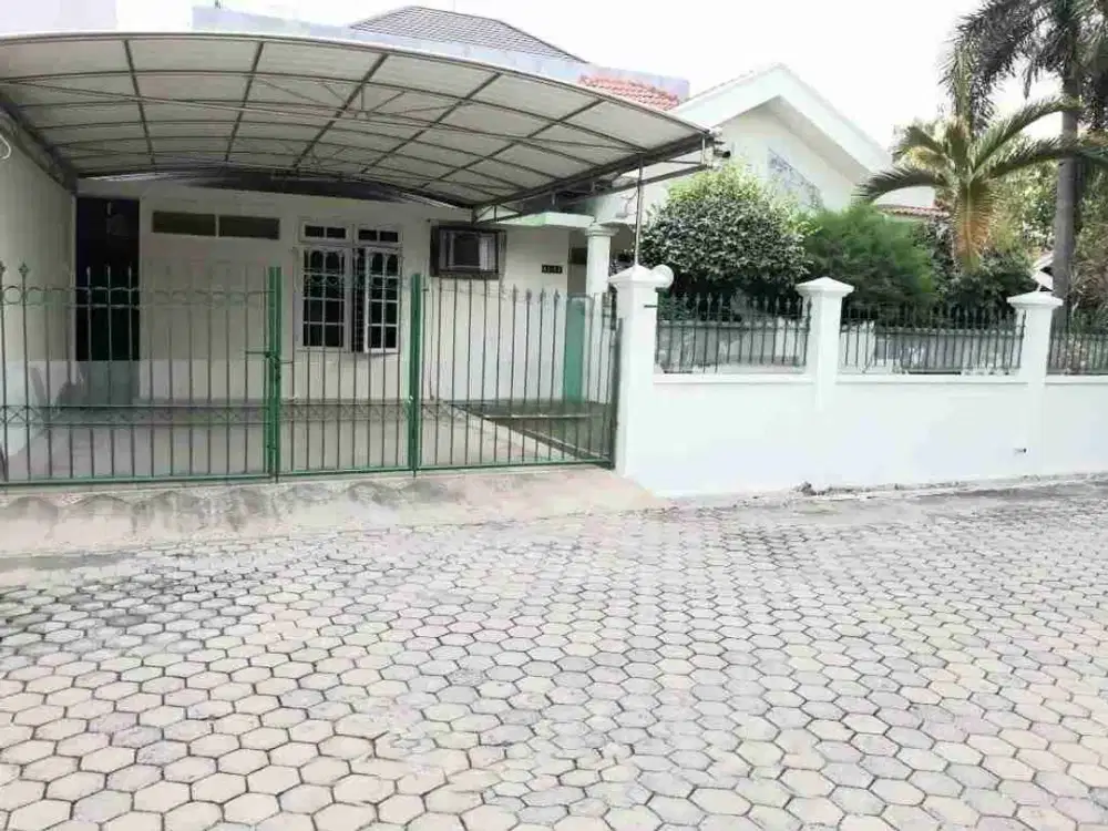 Dijual Rumah Hook Siap Huni di Taman Pondok Indah, Wiyung, Surabaya