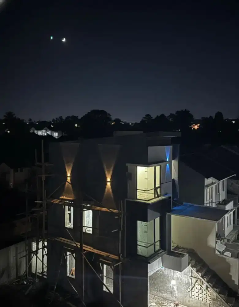 Rumah murah 3 lantai berkualitas mewah