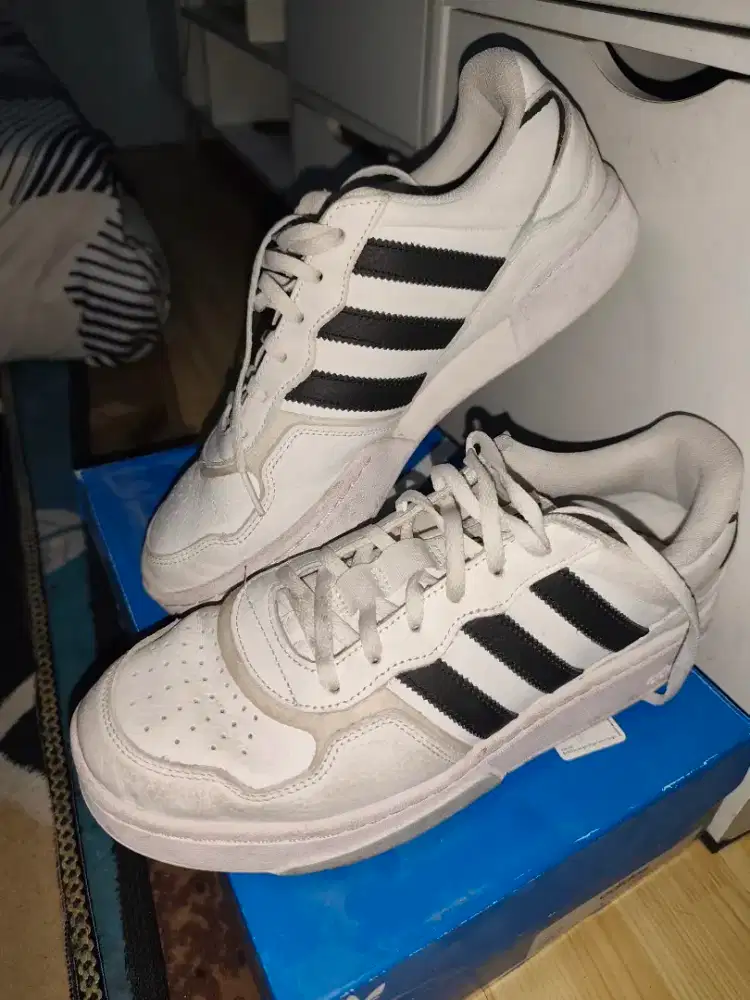 Adidas courtic original