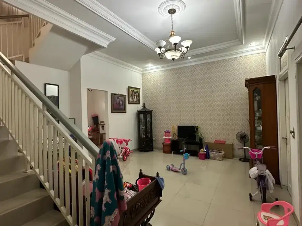 rumah cantik aman nyaman lokasi Strategis di kemang pratama 3 bekasi kota