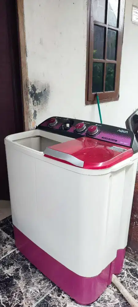 Mesin cuci AQUA