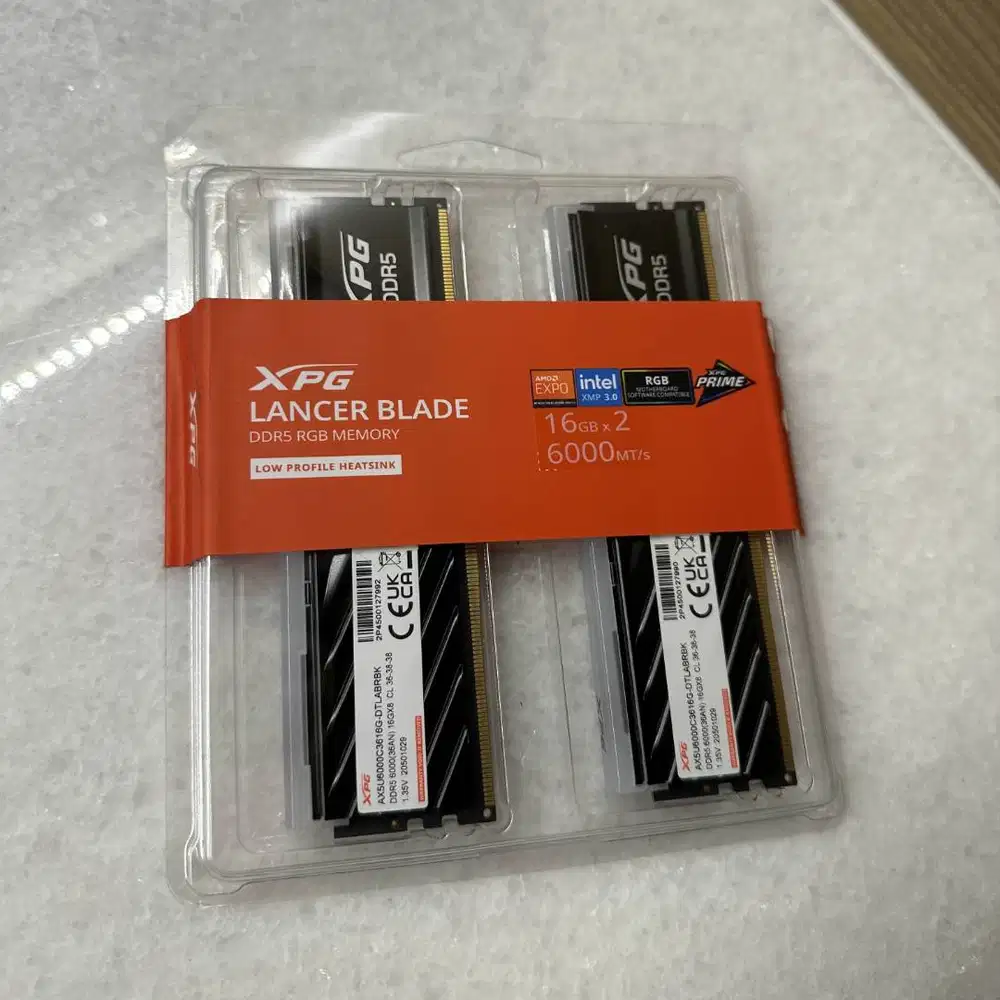 Adata XPG LANCER BLADE RGB 16GB 8X2 DDR5 6000MHz - Hitam