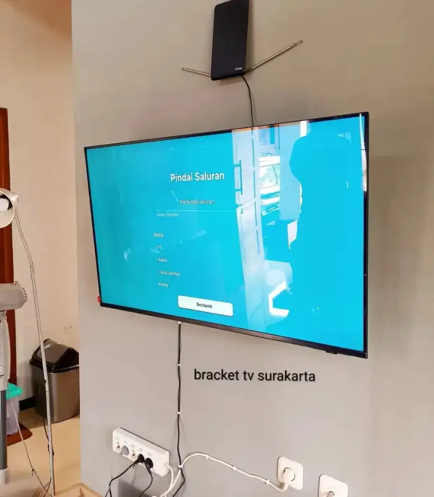 Bracket tv_briket tv_braket tv_breket tv gantungan tv