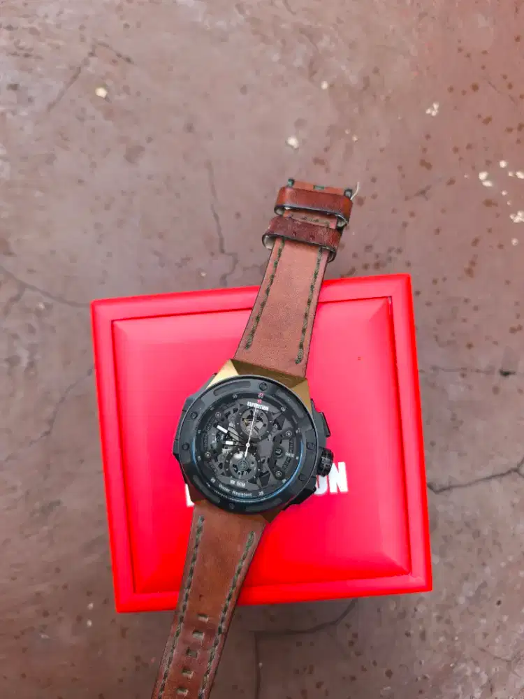 Jam Expedition Mulus 6818